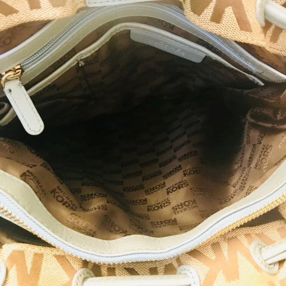 Michael Kors purse - Picture 4 of 4